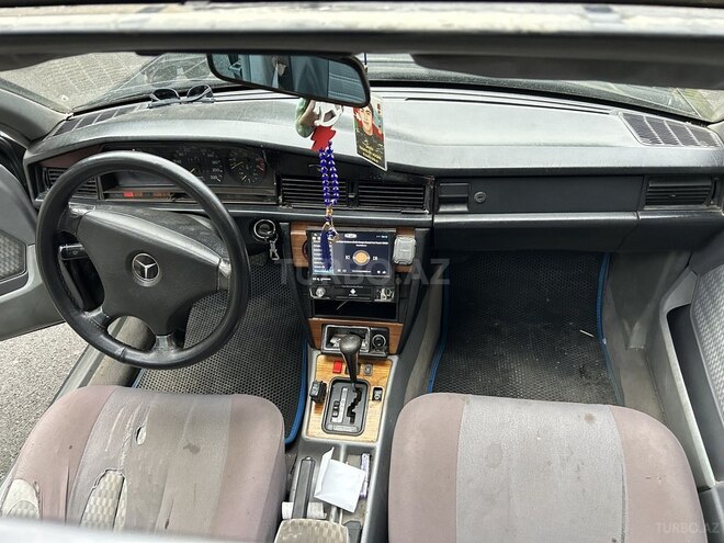 Mercedes 190-8
