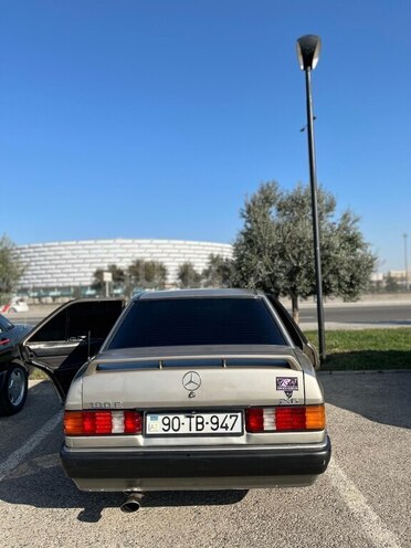 Mercedes 190 1991, 420,000 km - 2.6 l - Bakı
