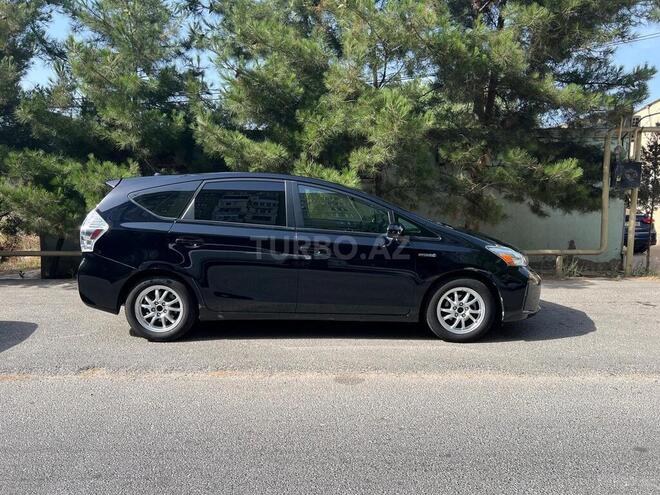 Toyota Prius V 2015, 143,500 km - 1.8 l - Sumqayıt