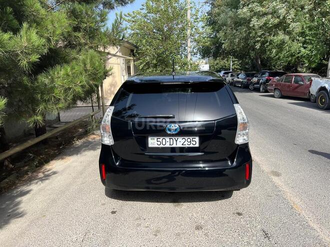 Toyota Prius V 2015, 143,500 km - 1.8 l - Sumqayıt