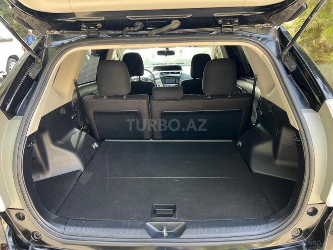 Toyota Prius V 2015, 143,500 km - 1.8 l - Sumqayıt
