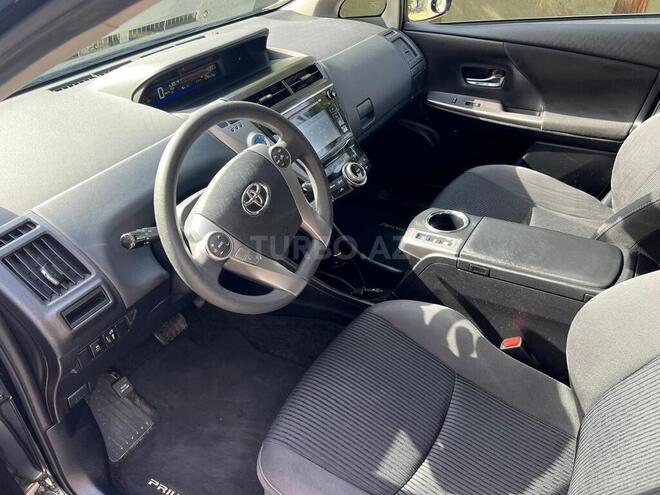 Toyota Prius V 2015, 143,500 km - 1.8 l - Sumqayıt