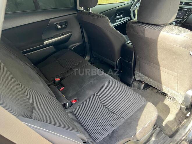 Toyota Prius V 2015, 143,500 km - 1.8 l - Sumqayıt