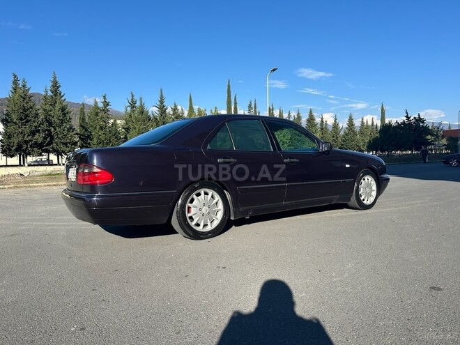 Mercedes E 240 1999, 245,000 km - 2.4 l - Zaqatala