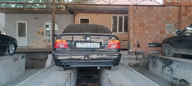 BMW 535 2000, 252,124 km - 3.5 л - Salyan