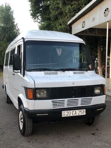 Mercedes 208 D 1994, 90,000 km - 2.0 л - Gəncə