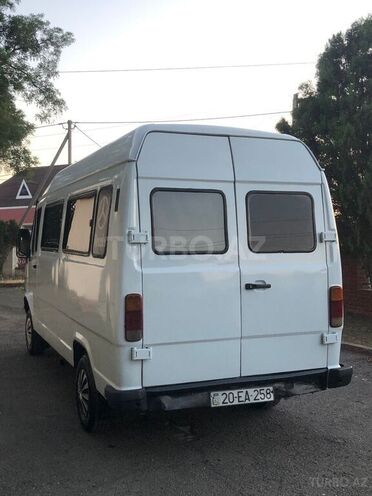 Mercedes 208 D 1994, 90,000 km - 2.0 л - Gəncə