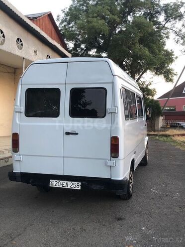 Mercedes 208 D 1994, 90,000 km - 2.0 л - Gəncə