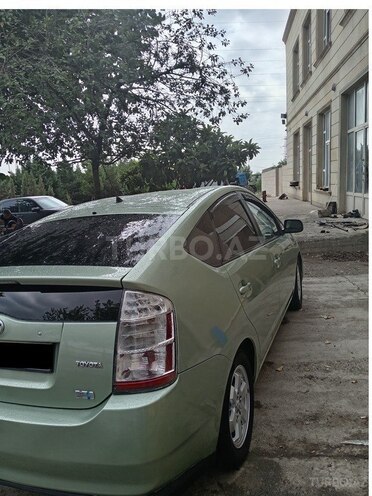 Toyota Prius 2009, 250,000 km - 1.5 л - Yevlax