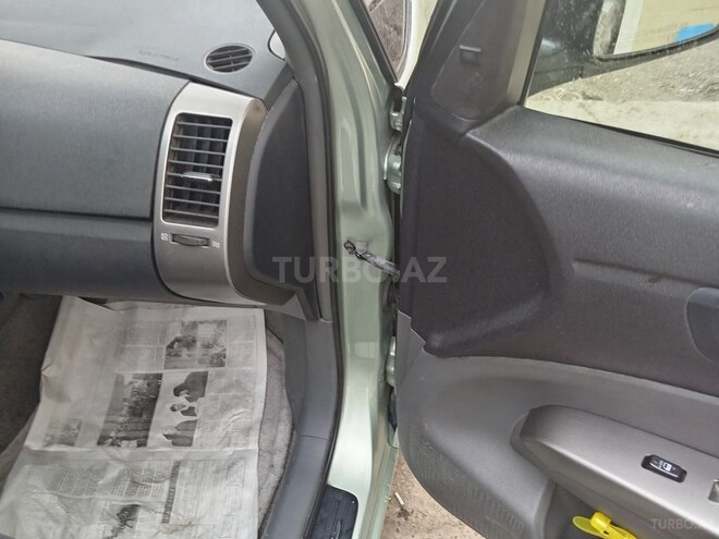 Toyota Prius 2009, 250,000 km - 1.5 л - Yevlax