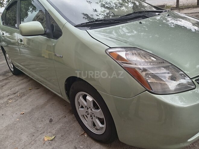 Toyota Prius 2009, 250,000 km - 1.5 л - Yevlax