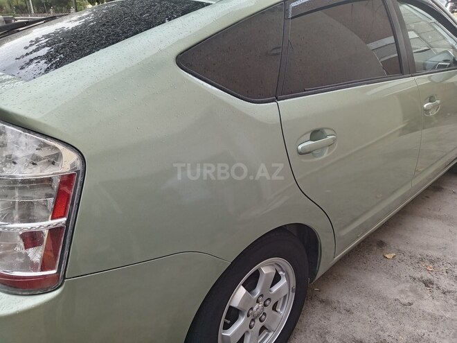 Toyota Prius 2009, 250,000 km - 1.5 л - Yevlax