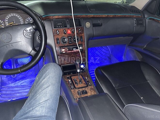 Mercedes E 320 2000, 464,000 km - 3.2 l - Beyləqan