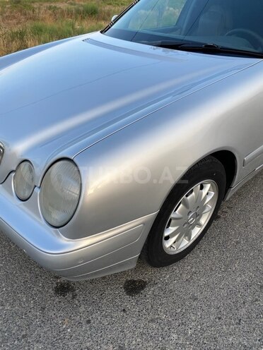 Mercedes E 200 2000, 320,000 km - 2.0 l - Bakı