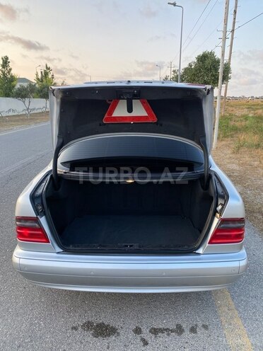 Mercedes E 200 2000, 320,000 km - 2.0 l - Bakı