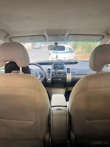 Toyota Prius-5