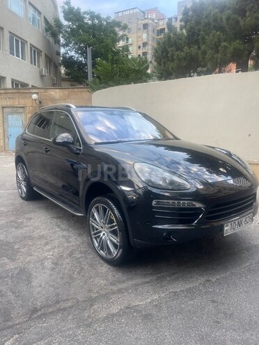Porsche Cayenne-2
