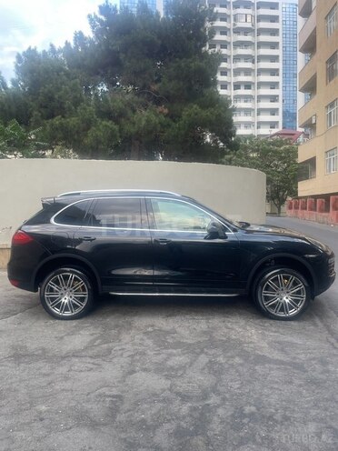 Porsche Cayenne-4