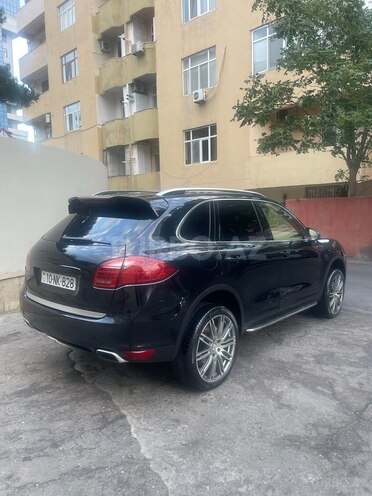 Porsche Cayenne-6