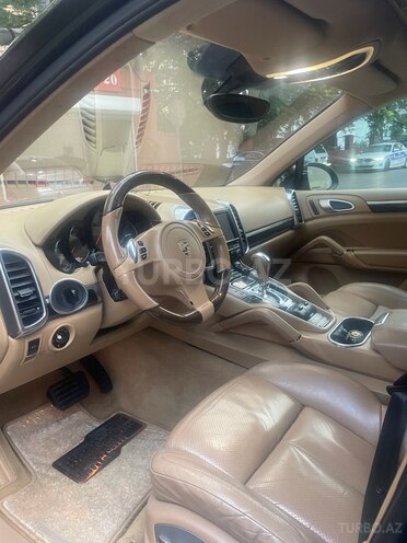Porsche Cayenne-9