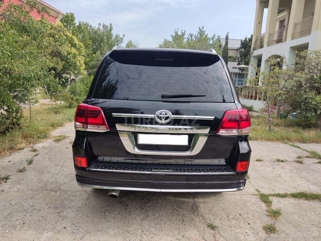 Toyota Land Cruiser-2