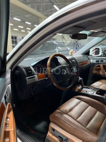 Volkswagen Touareg-10