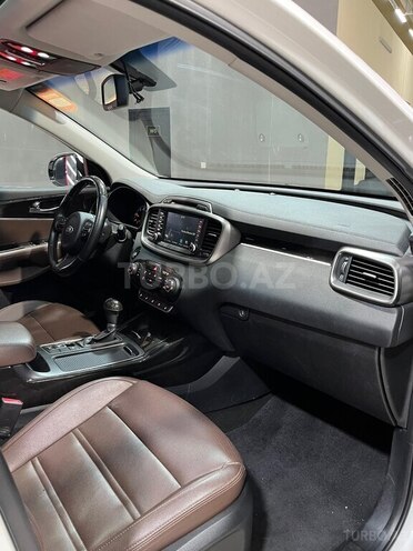 Kia Sorento-13