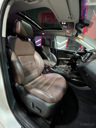 Kia Sorento-16