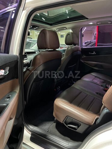 Kia Sorento-18
