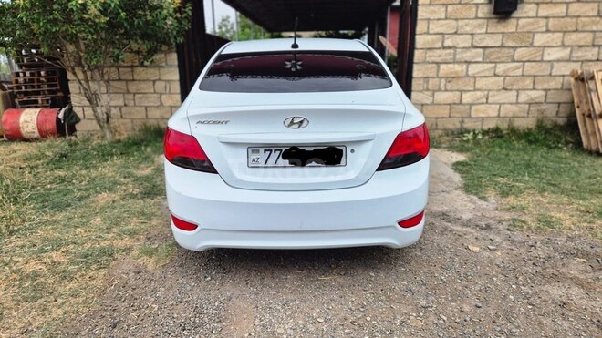 Hyundai Accent 2015, 131,000 km - 1.6 l - Biləsuvar