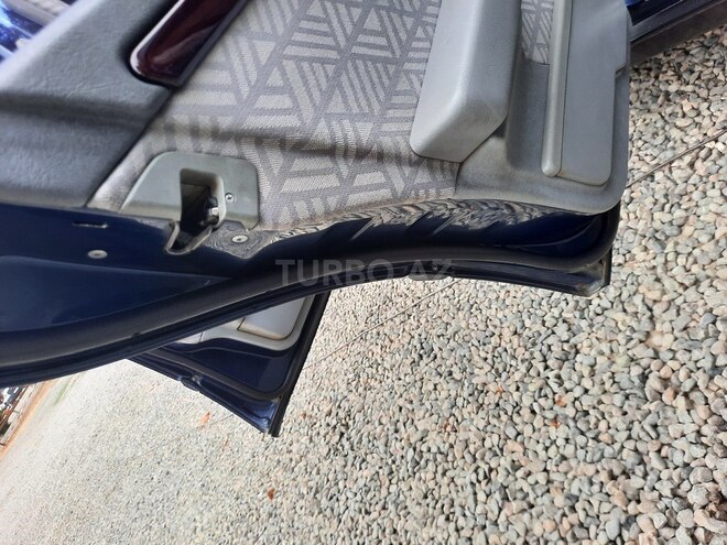 Mercedes C 200 1995, 335,000 km - 2.0 л - Lənkəran