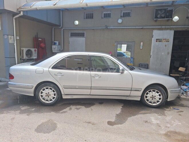 Mercedes E 220 d 2000, 453,000 km - 2.2 л - Bakı