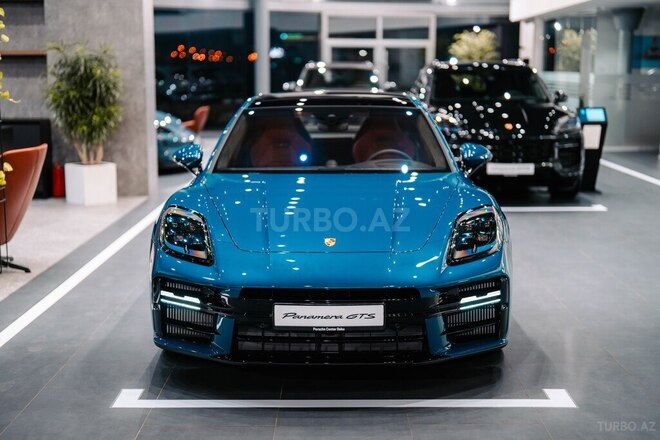 Porsche Panamera GTS-2