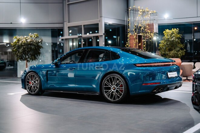 Porsche Panamera GTS-6