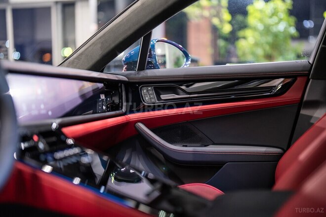 Porsche Panamera GTS-14