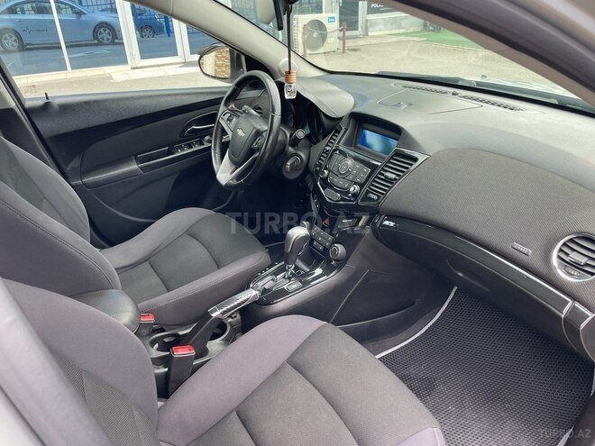 Chevrolet Cruze-11