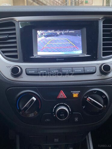 Hyundai Accent-7