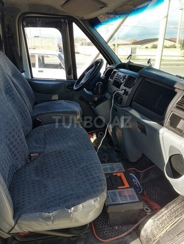 Ford Transit-5