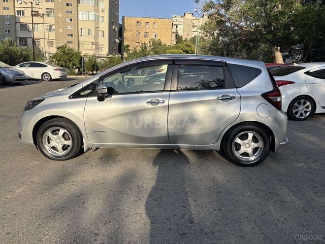 Nissan Note-7