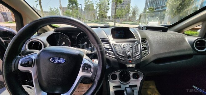 Ford Fiesta 2017, 142,150 km - 1.6 l - Bakı