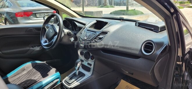 Ford Fiesta 2017, 142,150 km - 1.6 l - Bakı