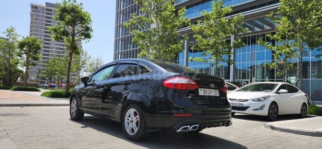 Ford Fiesta 2017, 142,150 km - 1.6 l - Bakı