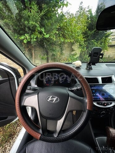 Hyundai Accent 2015, 211,865 km - 1.6 л - Bakı