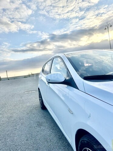 Hyundai Accent 2015, 211,865 km - 1.6 л - Bakı