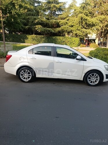 Chevrolet Aveo-4