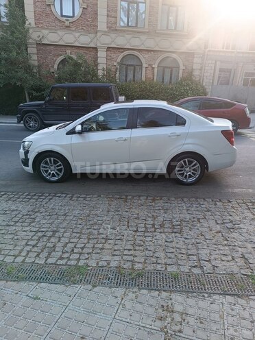 Chevrolet Aveo-8