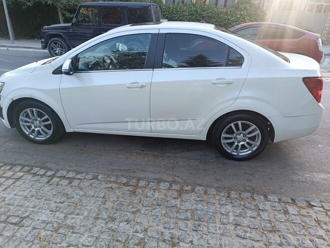 Chevrolet Aveo-7
