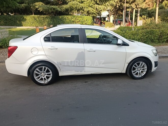 Chevrolet Aveo-5