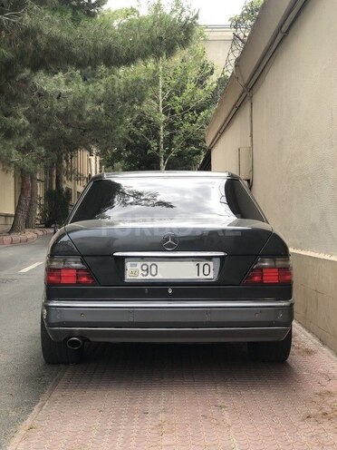 Mercedes E 220 1995, 440,000 km - 2.2 l - Bakı