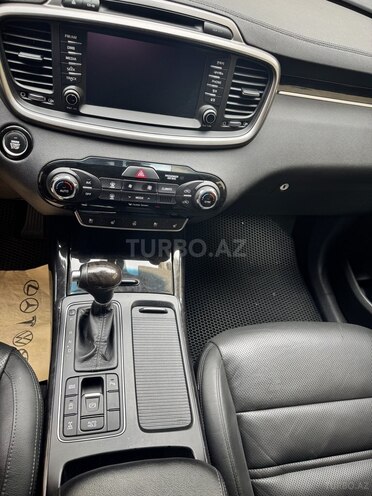 Kia Sorento-14